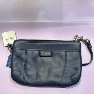 Coach Park Medium Navy Leather
Wristlet Wallet Card Holder 2 Compartment New